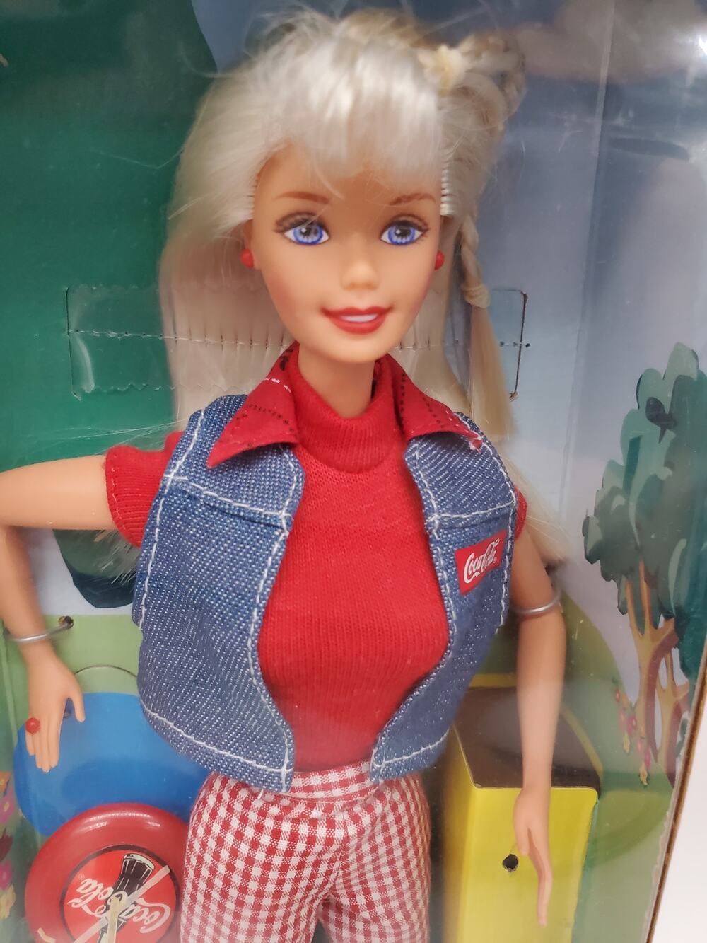 Barbie - Coca Cola Pinic Doll - 1997 #19626